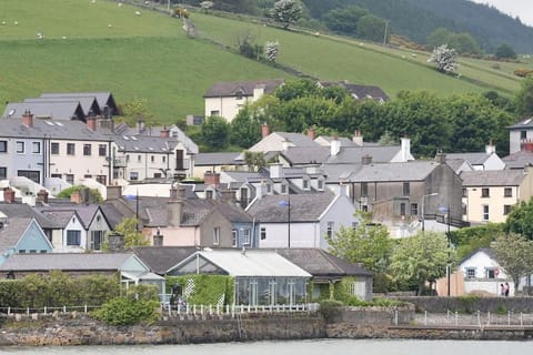 Property building, Day, Neighbourhood, Natural landscape