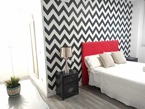 Gran Vía - Centro - Callao. Familiar Apartment in Centro