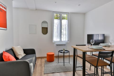 TV and multimedia, Living room, internet, locker, kitchen