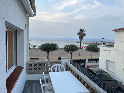 Day, View (from property/room), Balcony/Terrace, Sea view, Street view
