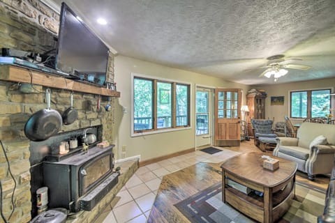 Riverside Cabin with 3 Decks in North Vernon! Cabin in Indiana