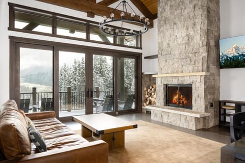 360 Chalet House in Big Sky