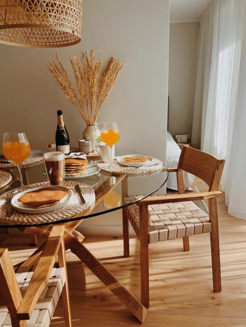 Dining area, Breakfast