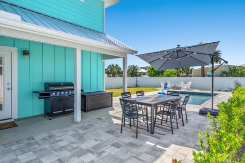 Heated Pool & Pet Friendly - Minutes To Beach - Spacious Backyard - FLPCB38 House in Lower Grand Lagoon