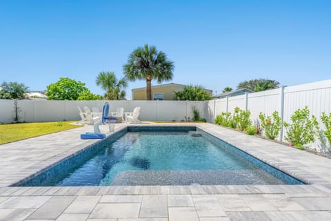 Heated Pool & Pet Friendly - Minutes To Beach - Spacious Backyard - FLPCB38 House in Lower Grand Lagoon