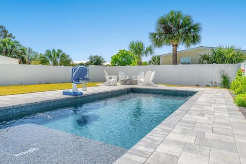 Heated Pool & Pet Friendly - Minutes To Beach - Spacious Backyard - FLPCB38 House in Lower Grand Lagoon