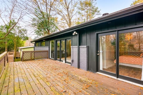 Drew Valley Villa House in Brookhaven