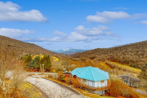Devil's Lookout House in Valley Creek