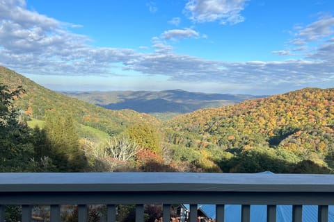 Devil's Lookout House in Valley Creek