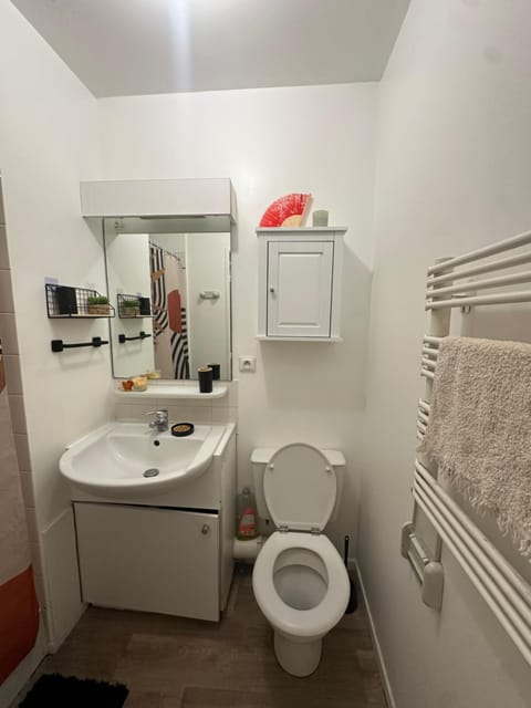 Cozy studio in la Défense Bed and Breakfast in Courbevoie