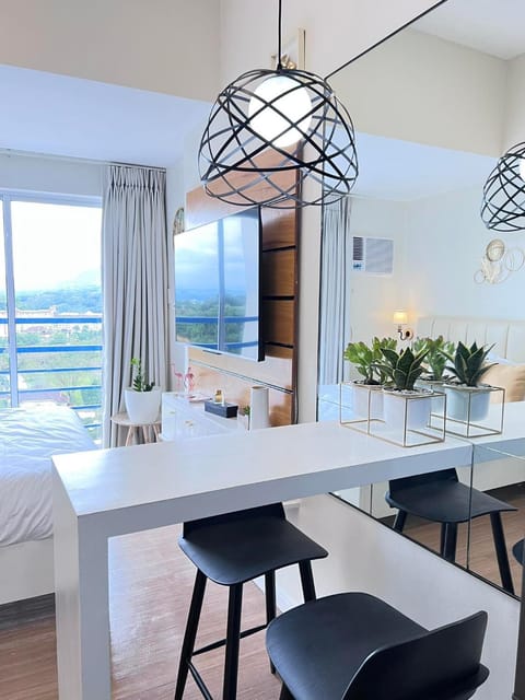 Dining area, Mountain view