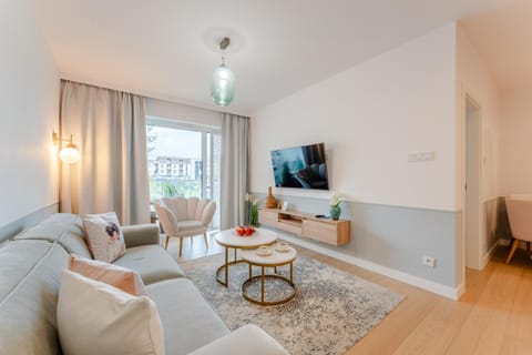 Communal lounge/ TV room, TV and multimedia, Living room, Seating area