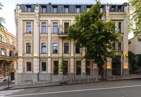 Property building, Facade/entrance