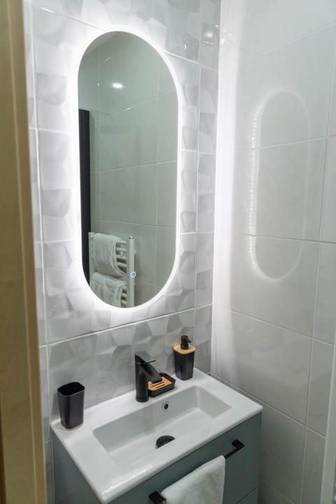 SPA, TERRASSE plein centre et proche gare Apartment in Metz