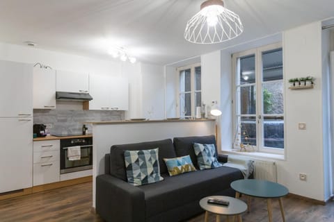 SPA, TERRASSE plein centre et proche gare Apartment in Metz