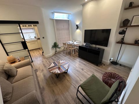 Littleton Co-Living - Private Room Self-Cater Apartment in Salford