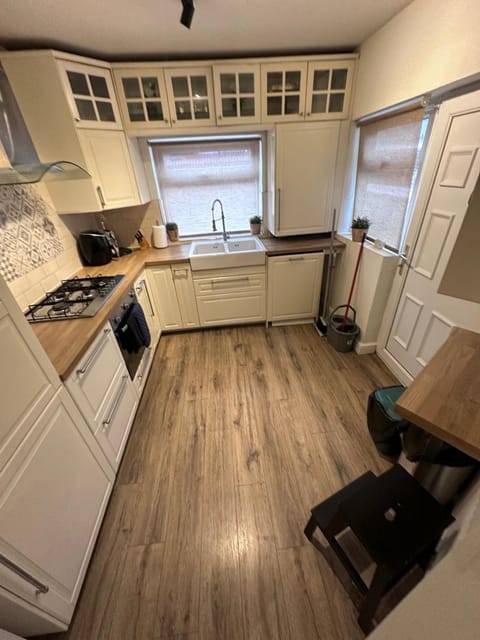 Littleton Co-Living - Private Room Self-Cater Apartment in Salford