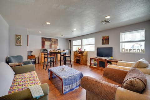 Springfield Apt with Deck and Central Location! Apartment in Springfield