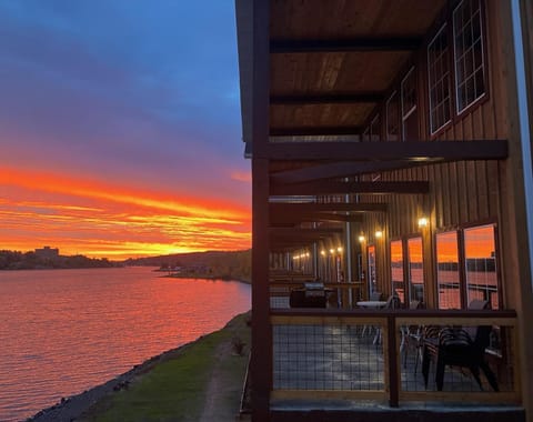 Keweenaw Waters Resort House in Hancock