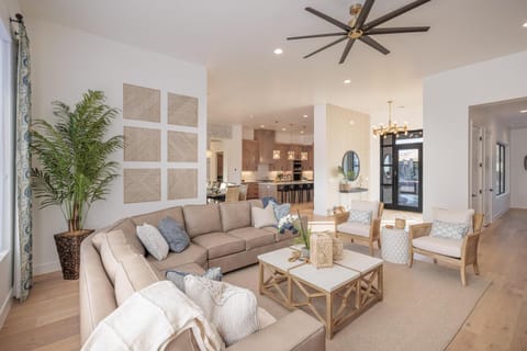 Poolside Palms Retreat House in St George