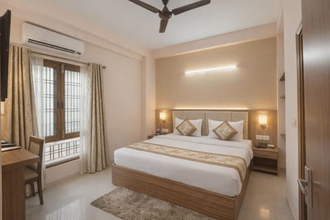 Bed, Photo of the whole room, Bedroom, air conditioner