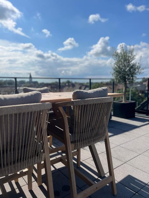 Penthouse with awesome terrace and free parking Apartment in Flanders