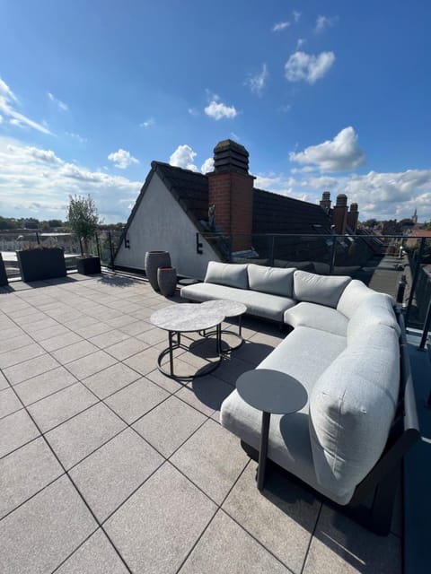 Penthouse with awesome terrace and free parking Apartment in Flanders