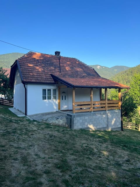 Planinska kuća kod Lazića House in Zlatibor District, Serbia