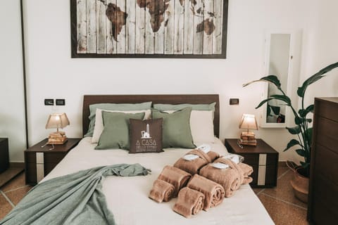 Bed, Decorative detail, Bedroom
