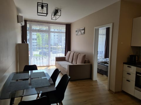 Living room, Seating area, Dining area, air conditioner