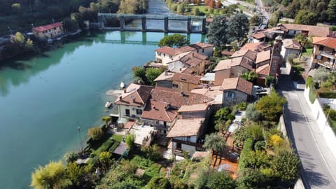 Day, Neighbourhood, Natural landscape, Bird's eye view, Lake view, River view, Street view