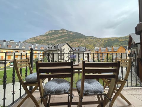 Day, Natural landscape, View (from property/room), Balcony/Terrace, Mountain view