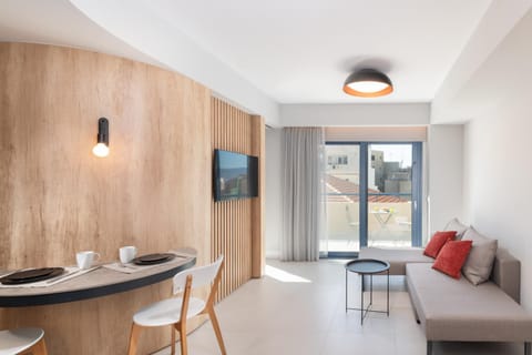 TV and multimedia, Living room, Seating area, Dining area, City view