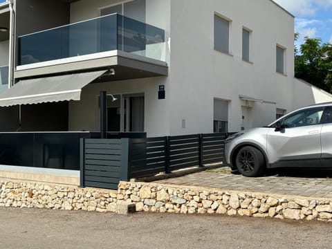 Property building, Day