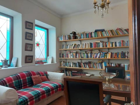 Library, Living room
