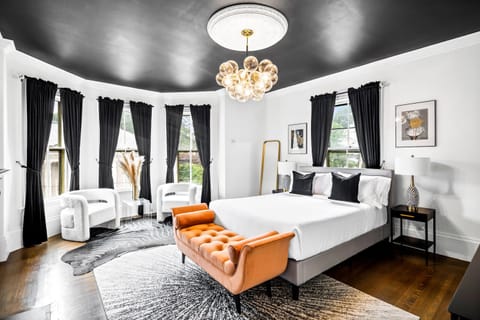 Bed, Seating area, Bedroom
