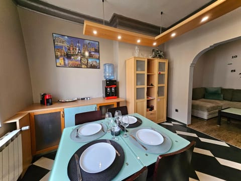 Coffee/tea facilities, kitchen