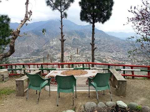 Restaurant/places to eat, Day, Natural landscape, Dining area, Mountain view