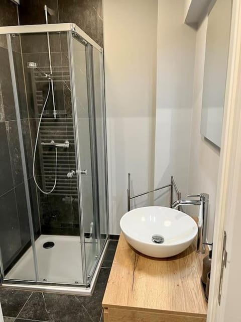 Appartement entièrement rénové à Blankenberge Apartment in Bruges