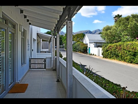 The Village Cottage Apartment in Franschhoek