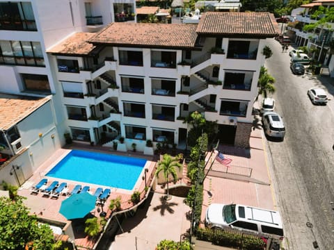 Property building, Bird's eye view, Pool view, Swimming pool
