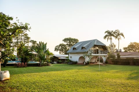 Property building, Natural landscape, Garden, Garden, Garden view, Swimming pool