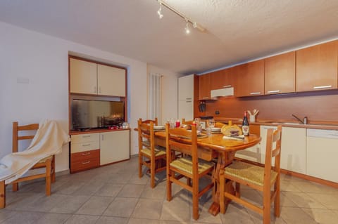 LA LEITERY DU MONT BLANC 1 - Comfort e Posto auto - COUR 0140 Apartment in Courmayeur