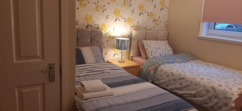 Delightful home stay - Double ensuiteroom. Vacation rental in Glasgow