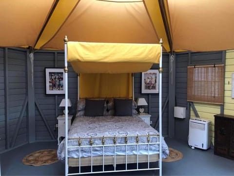 Property building, Bed