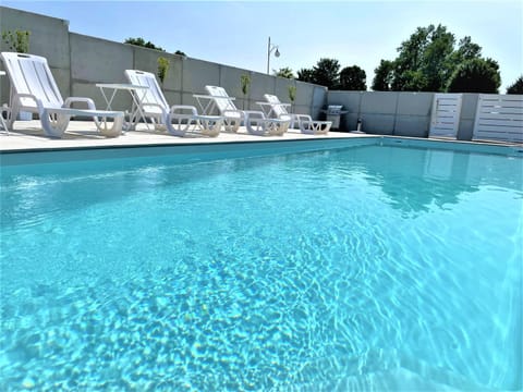 Pool view, Swimming pool