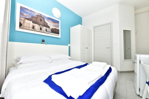 Bed, Photo of the whole room, Bedroom, towels, wardrobe