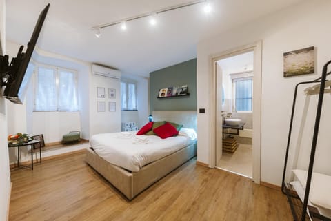 Bed, Decorative detail, Bedroom