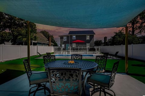 Immaculate Home With Putting Green and Private Pool! Pet Friendly 6 Bedroom- 4 Bath Duplex A&B House in North Myrtle Beach
