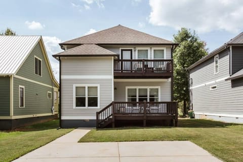 Meet Me in Athens I Beautiful 4-Bdrm House I 1 Mile to DT and Mins to UGA House in Athens